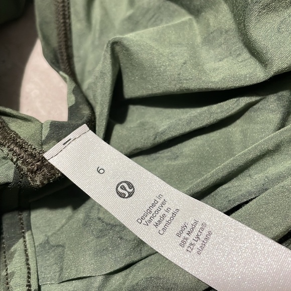 NWT Lululemon Deep Stretch Camo Tank Top *6 - Picture 4 of 7